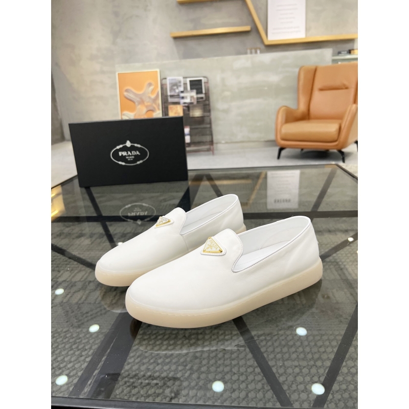Pra*a casual shoes